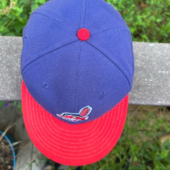 Cleveland Indians Hat - Picture 2 of 8